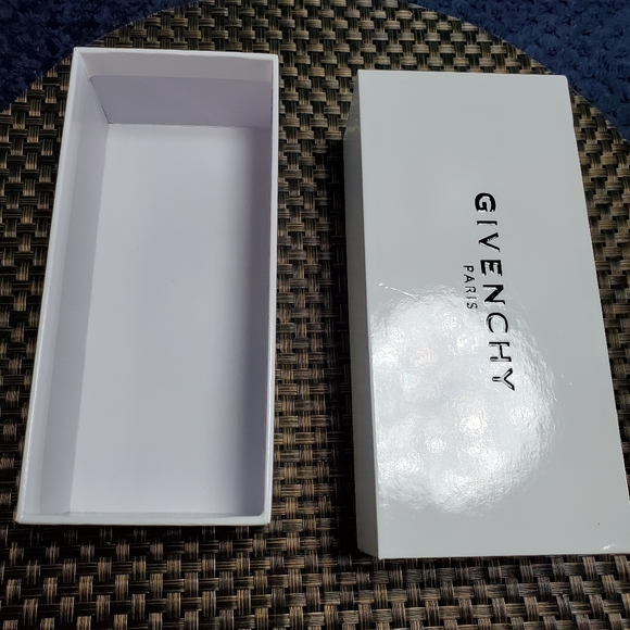 Givenchy box - Picture 7 of 7